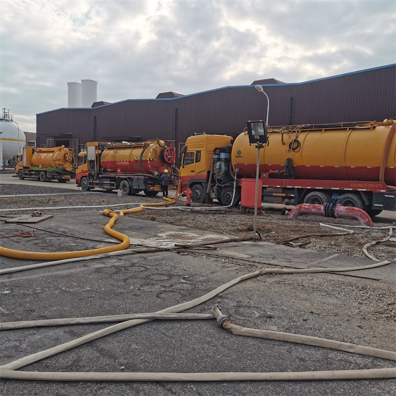 松山污水池清理